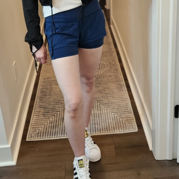 Lululemon Break Free Blue Double Layer Shorts - SIZE 4 - Picture 7 of 11